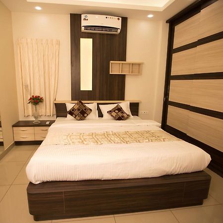 Benaka Suites Bangalore Eksteriør billede