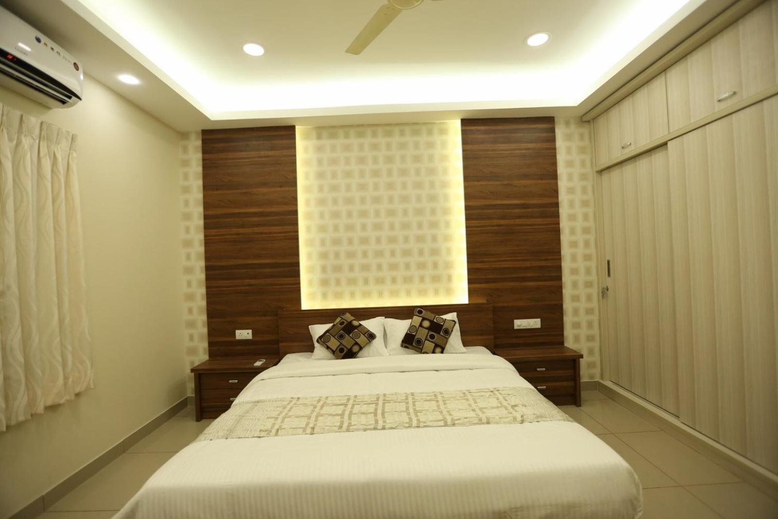 Benaka Suites Bangalore Værelse billede